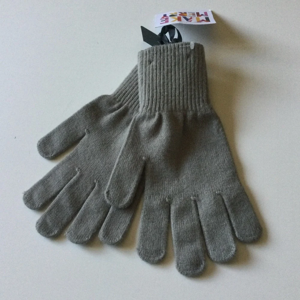 TROUVE WOMENS KNIT GLOVES GRAY OS NWT